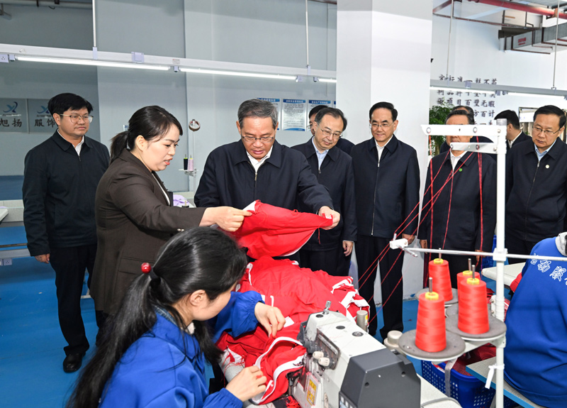 李強(qiáng)在貴州調(diào)研時強(qiáng)調(diào)
毫不放松抓好各項政策舉措落實
扎實有效鞏固拓展脫貧攻堅成果「相關(guān)圖片」